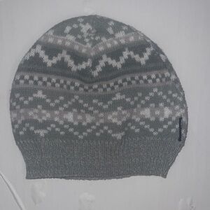 Muk Luks Gray and White Knit Winter Beanie